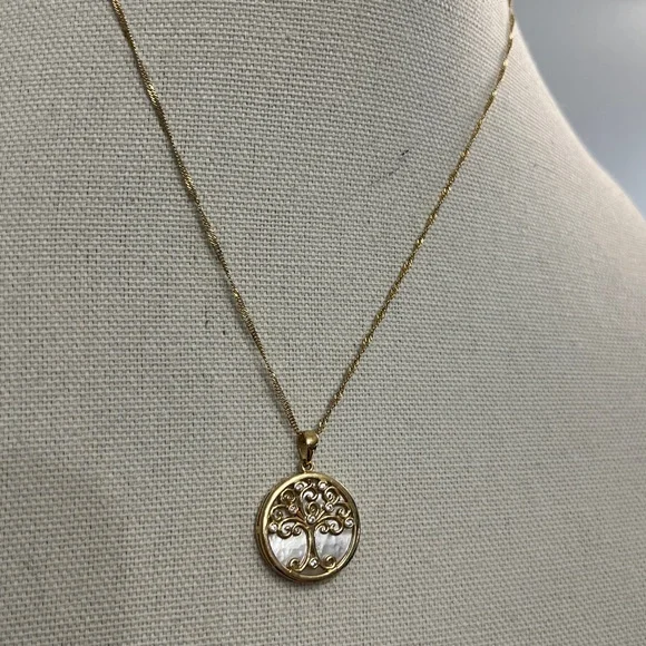 2OMM MOTHER-OF-PEARL WITH 0.10CTW WHITE ZIRCON TREE OF LIFE PENDANT - Picture 4 of 5